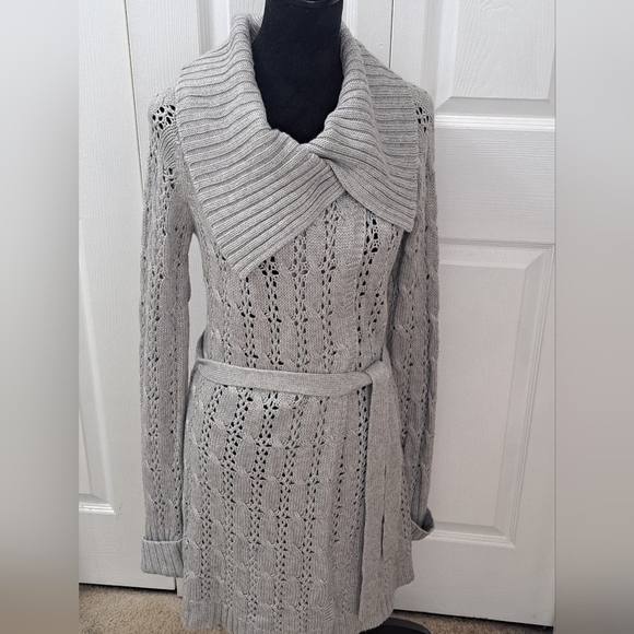 The Limited Wool Blend Open Knit Cardigsn Sweater.    Size Ml - Picture 1 of 11